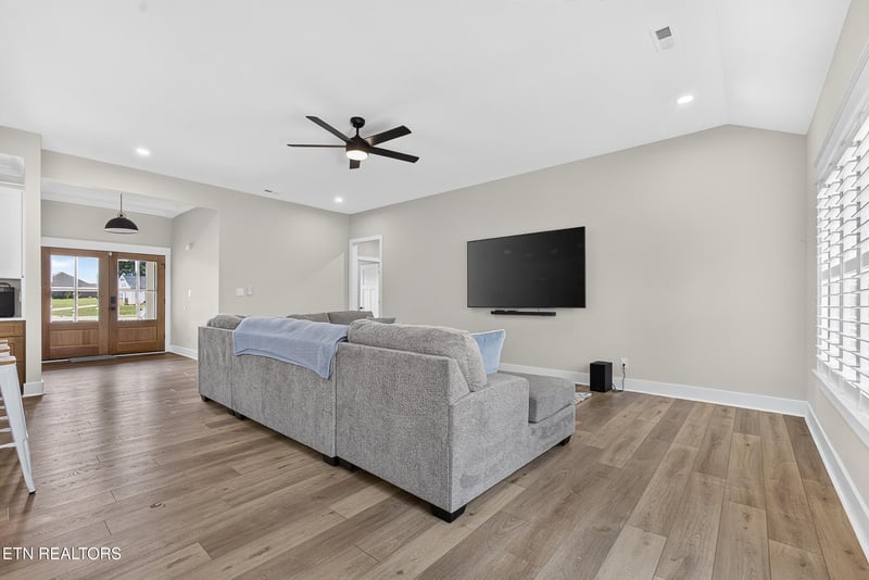 930 Loblolly Ln, Maryville, TN 37801