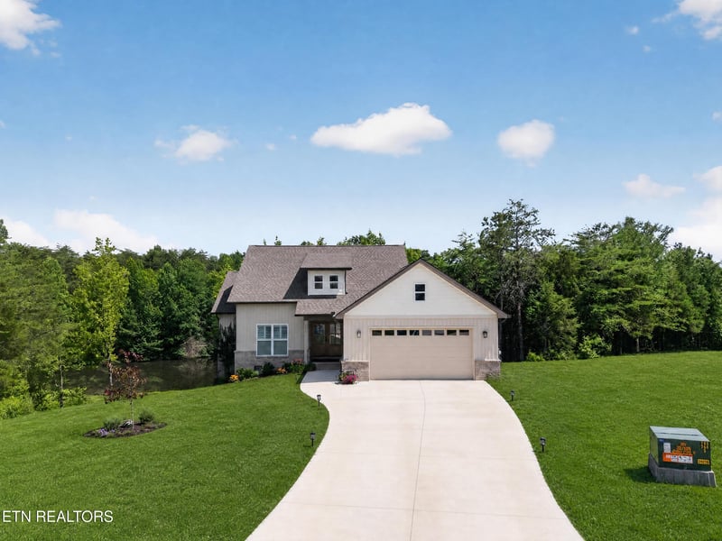 930 Loblolly Ln, Maryville, TN 37801