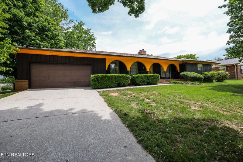930 Radnor Rd, Maryville, TN 37804