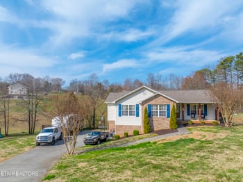 930 Shaver Dr, Talbott, TN 37877