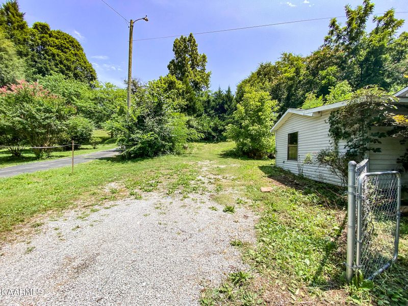 930 Tarklin Valley Rd, Knoxville, TN 37920