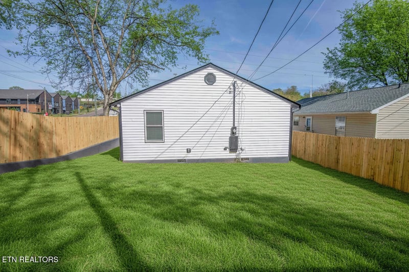 930 W Oldham Ave, Knoxville, TN 37921