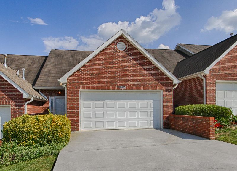 930 Webster Groves Ln, Knoxville, TN 37909