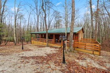 930 Wilderness Tr, Oneida, TN 37841