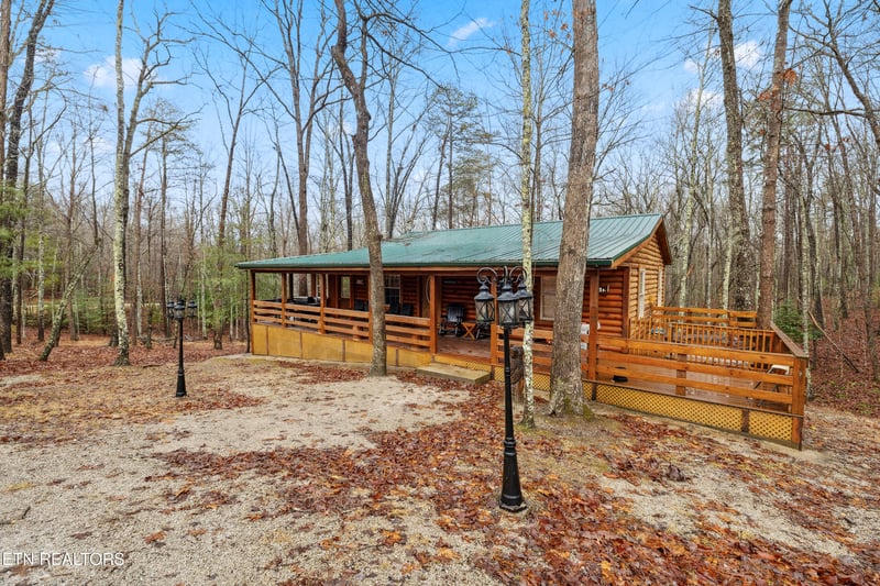 930 Wilderness Tr, Oneida, TN 37841