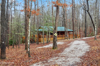 930 Wilderness Tr, Oneida, TN 37841
