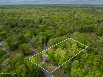 9301 Hondo Dr, Crossville, TN 38572