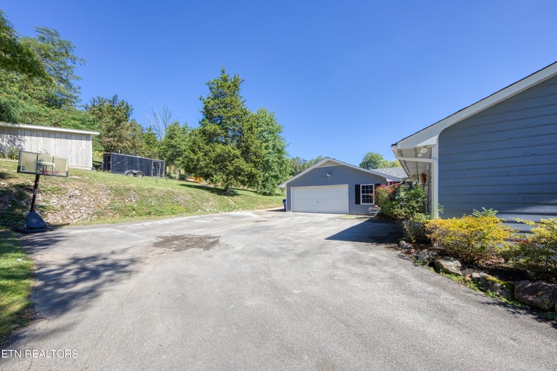 9307 Cameron Rd, Mascot, TN 37806
