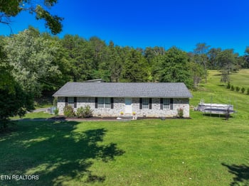 9307 Cameron Rd, Mascot, TN 37806