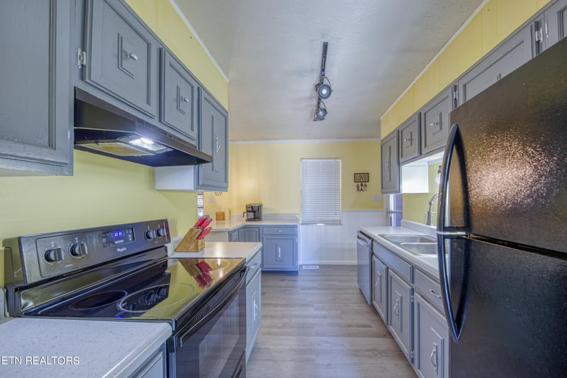 9307 Cameron Rd, Mascot, TN 37806