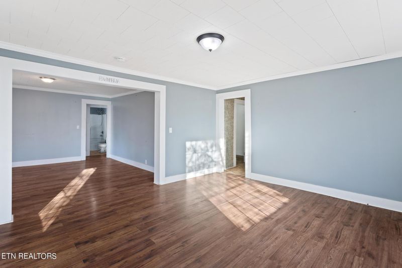 931 Louisiana Ave, Etowah, TN 37331