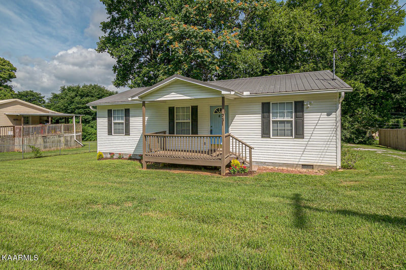 931 SW Valley Dr, Knoxville, TN 37920