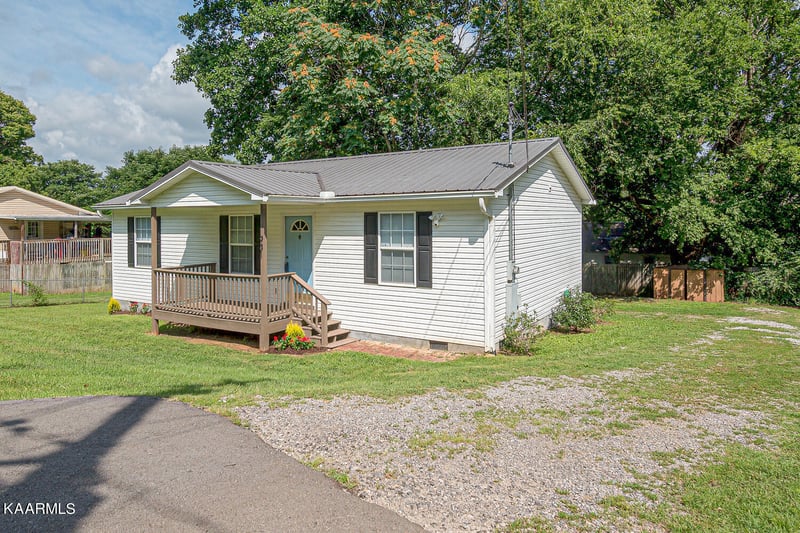 931 SW Valley Dr, Knoxville, TN 37920