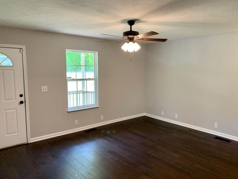 931 Valley Dr, Knoxville, TN 37920