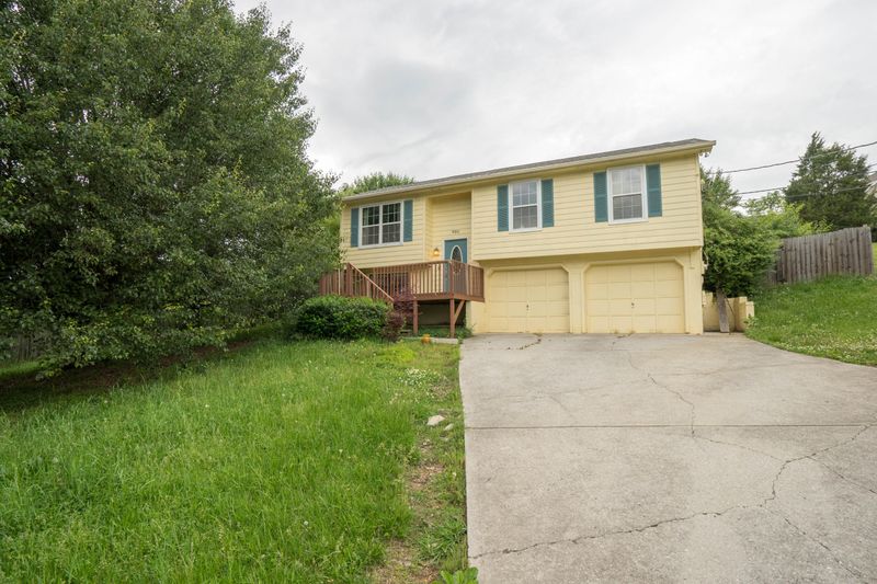 9311 Bluegrass Rd, Knoxville, TN 37922