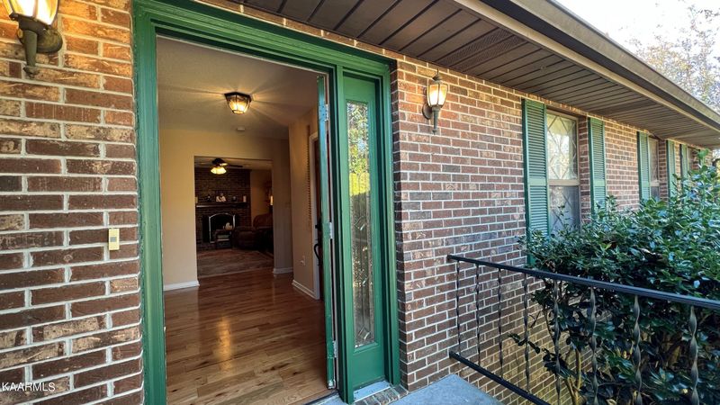 9314 Cameron Rd, Mascot, TN 37806