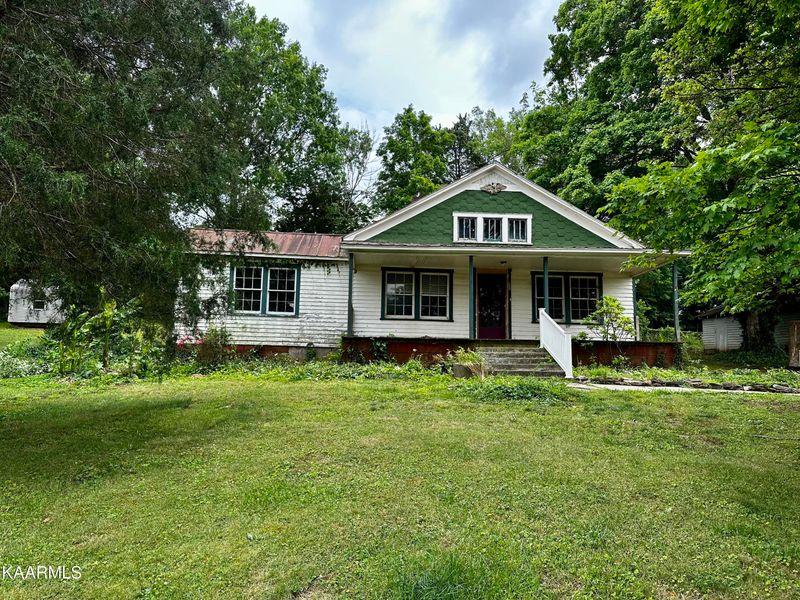 9314 E Emory Rd, Corryton, TN 37721