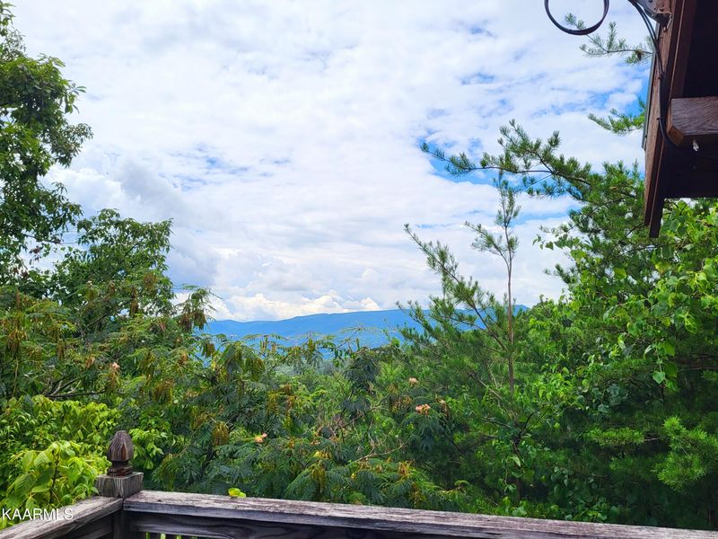 932 Falcon View Way, Pigeon Forge, TN 37862