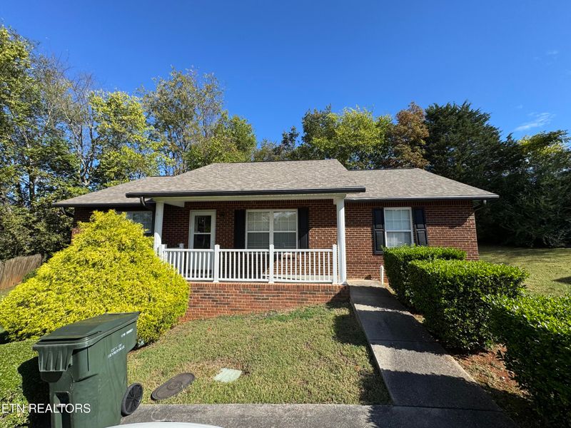 932 Mountain Berry Dr, Sevierville, TN 37862