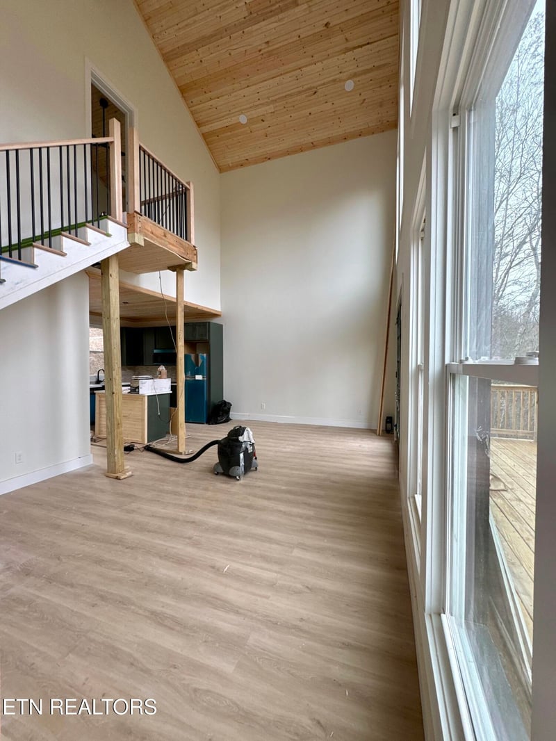 932 N Highland Dr, Gatlinburg, TN 37738