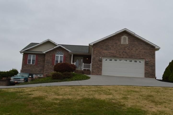 932 Otha Ln, Walland, TN 37886