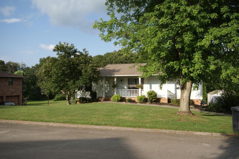 932 Stone Crest Dr, Maryville, TN 37804