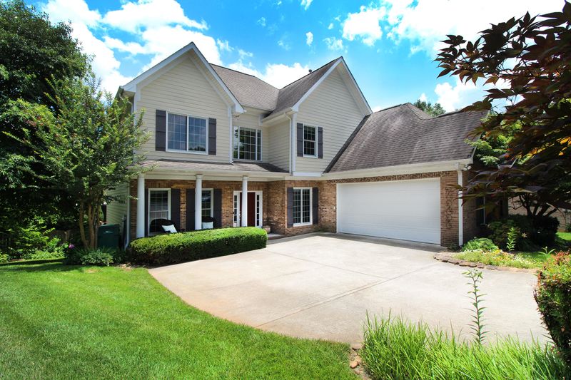932 Vista Oaks Ln, Knoxville, TN 37919