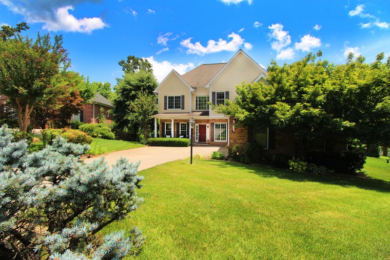 932 Vista Oaks Ln, Knoxville, TN 37919