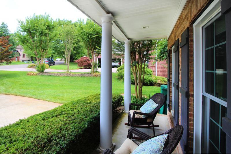 932 Vista Oaks Ln, Knoxville, TN 37919