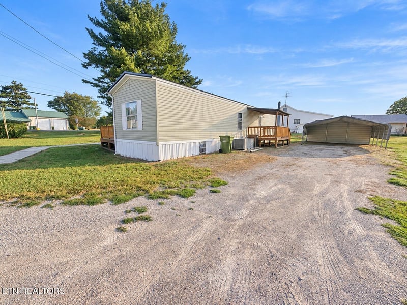 9326 Davis Dr, Corryton, TN 37721