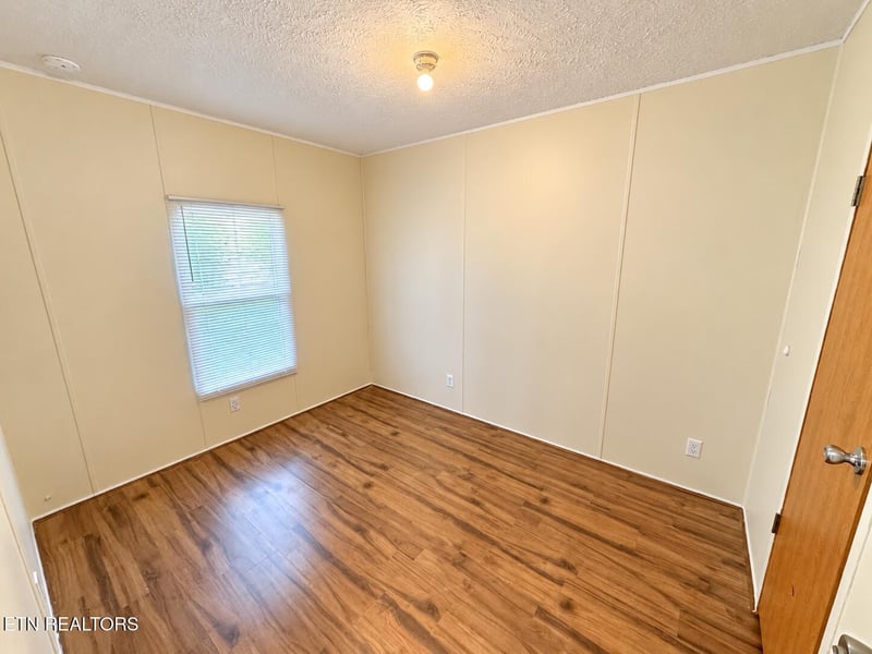 9326 Davis Dr, Corryton, TN 37721