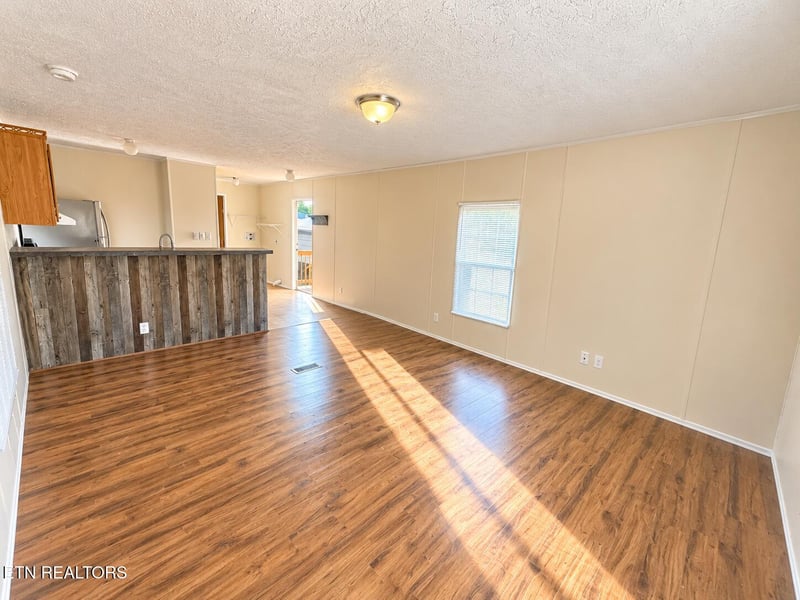 9326 Davis Dr, Corryton, TN 37721