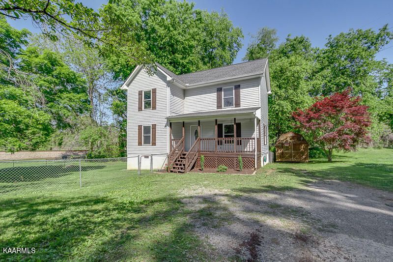 9329 Mascot Rd, Mascot, TN 37806
