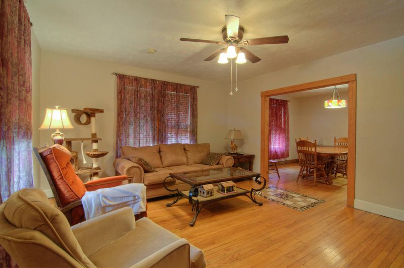 933 Atlantic Ave, Knoxville, TN 37917