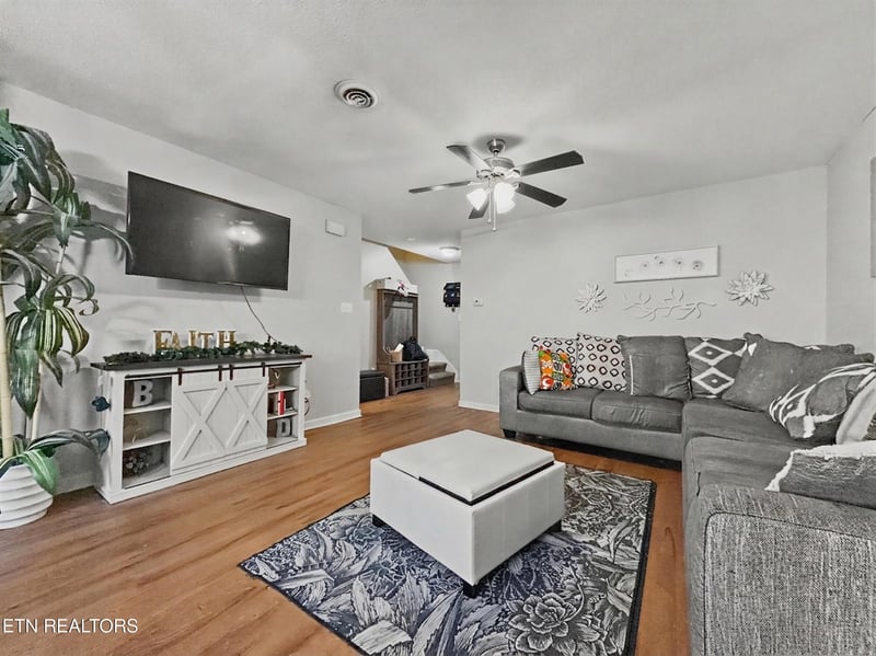 933 Bradley Bell Dr, Knoxville, TN 37938
