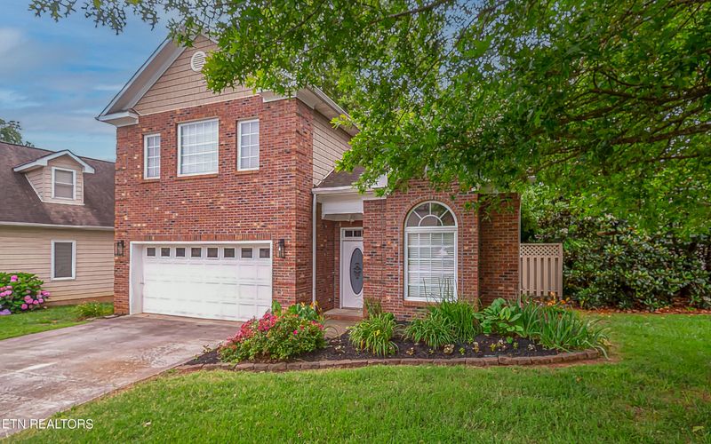933 Gothic Manor Way, Knoxville, TN 37923
