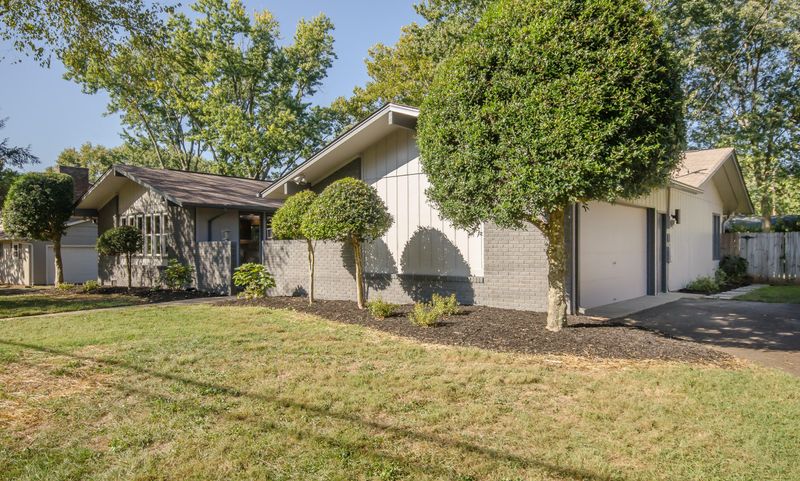 933 Kevin Rd, Knoxville, TN 37923