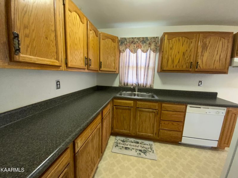 933 Patton Ferry Rd, Kingston, TN 37763