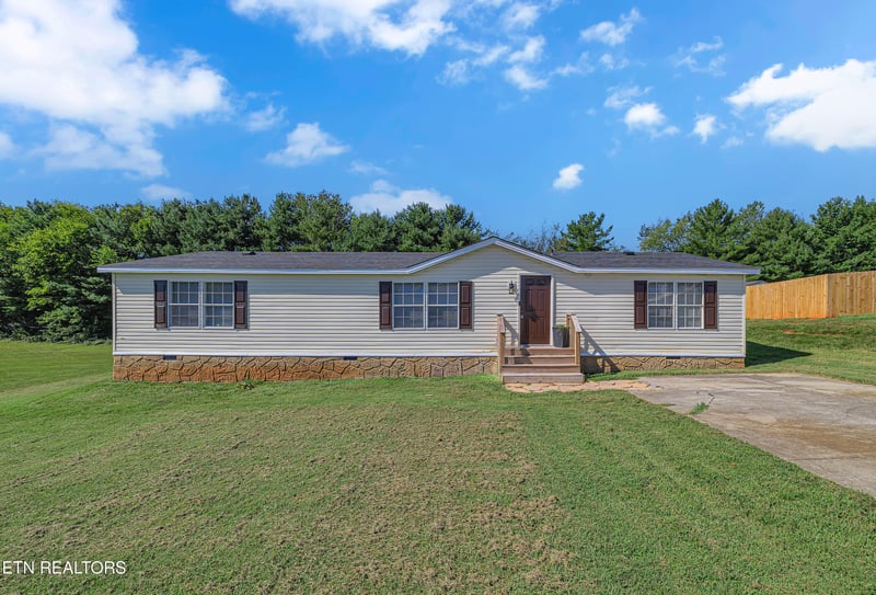 933 Ridgeview Rd, Maryville, TN 37801