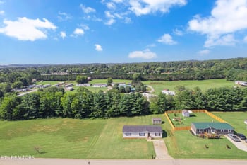 933 Ridgeview Rd, Maryville, TN 37801