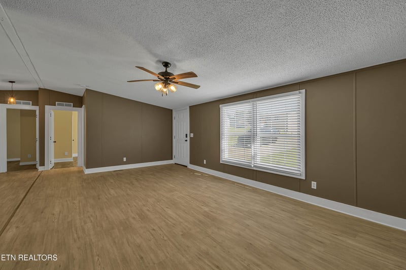 933 Ridgeview Rd, Maryville, TN 37801