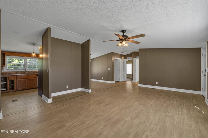 933 Ridgeview Rd, Maryville, TN 37801