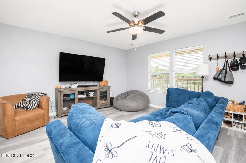 9332 N Ruggles Ferry Pike, Strawberry Plains, TN 37871
