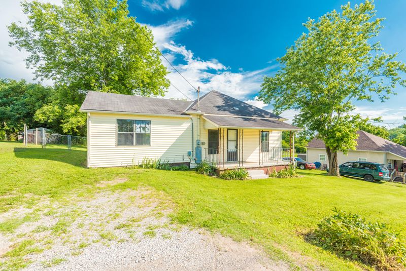 9332 Number Four Dr, Mascot, TN 37806