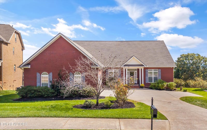 9336 Ridges Meadow Ln, Knoxville, TN 37931