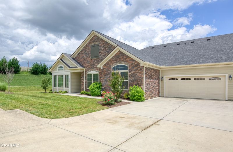 934 Pryse Farm Blvd, Knoxville, TN 37934