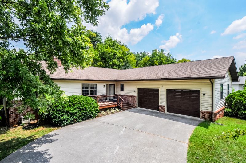 934 Windridge Dr, Maryville, TN 37803