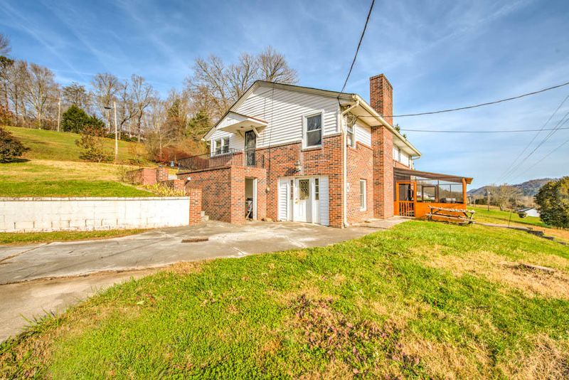 9340 Pedigo Rd, Powell, TN 37849