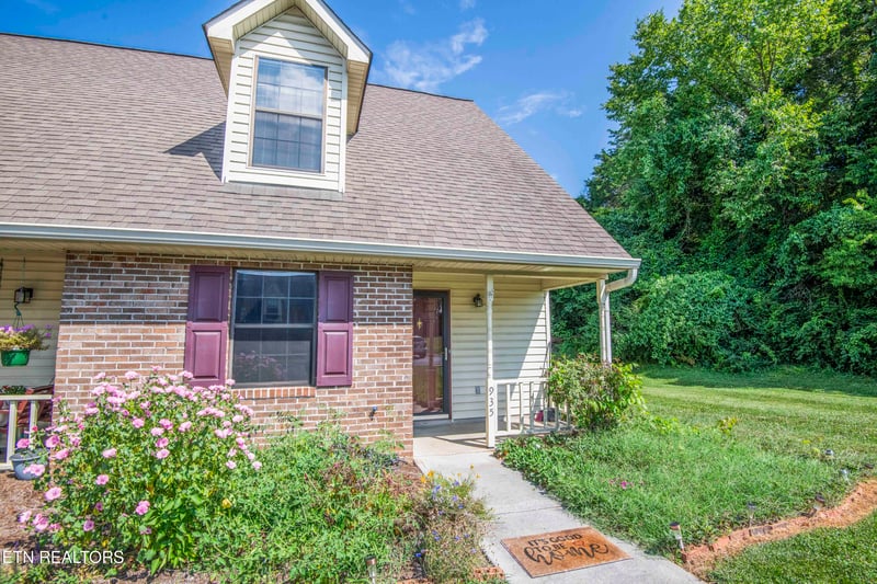 935 Chip Cove Ln, Knoxville, TN 37938
