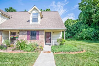 935 Chip Cove Ln, Knoxville, TN 37938